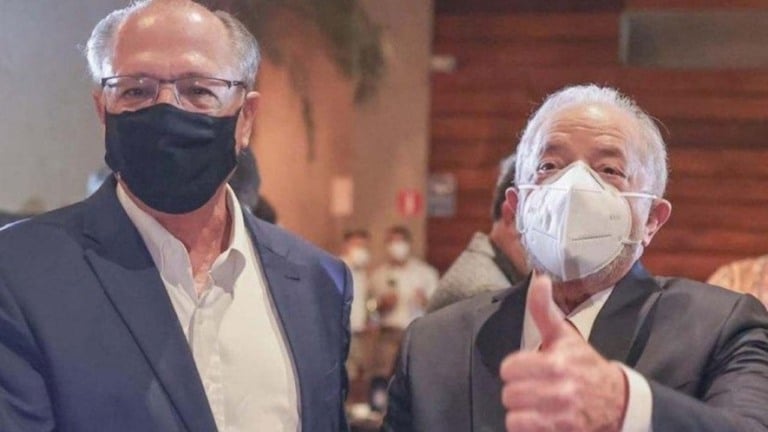 Alckmin deve se filiar ao PV caso negociação entre PT e PSB não avance