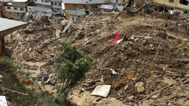 Sobe para 232 o número de mortos em Petrópolis; 5 estão desaparecidos