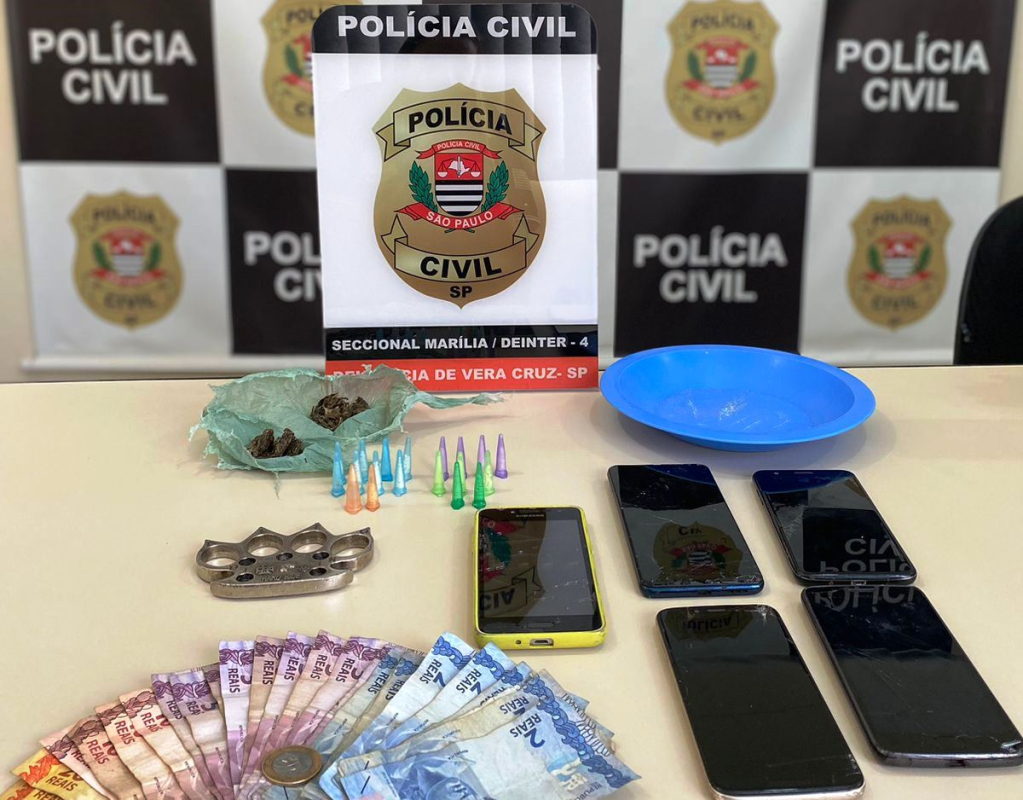 Moradora de Vera Cruz é presa em apreensão de cocaína e maconha