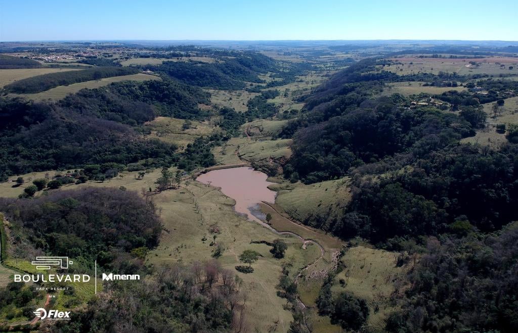 O vale da bacia hidrográfica do Cascata, de fundos para o Boulevard Park Resort é uma das mais belas paisagens de Marília