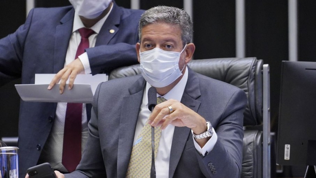 Lira diz que Fundão bilionário evita financiamento por tráfico, milícia e igreja