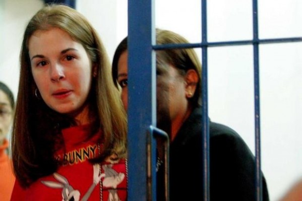 Suzane Richthofen deixa presídio para saidinha do Dia das Mães