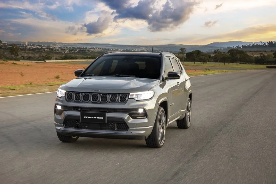 Jeep Commander e Compass 2023. Foto: Divulgação - Jeep