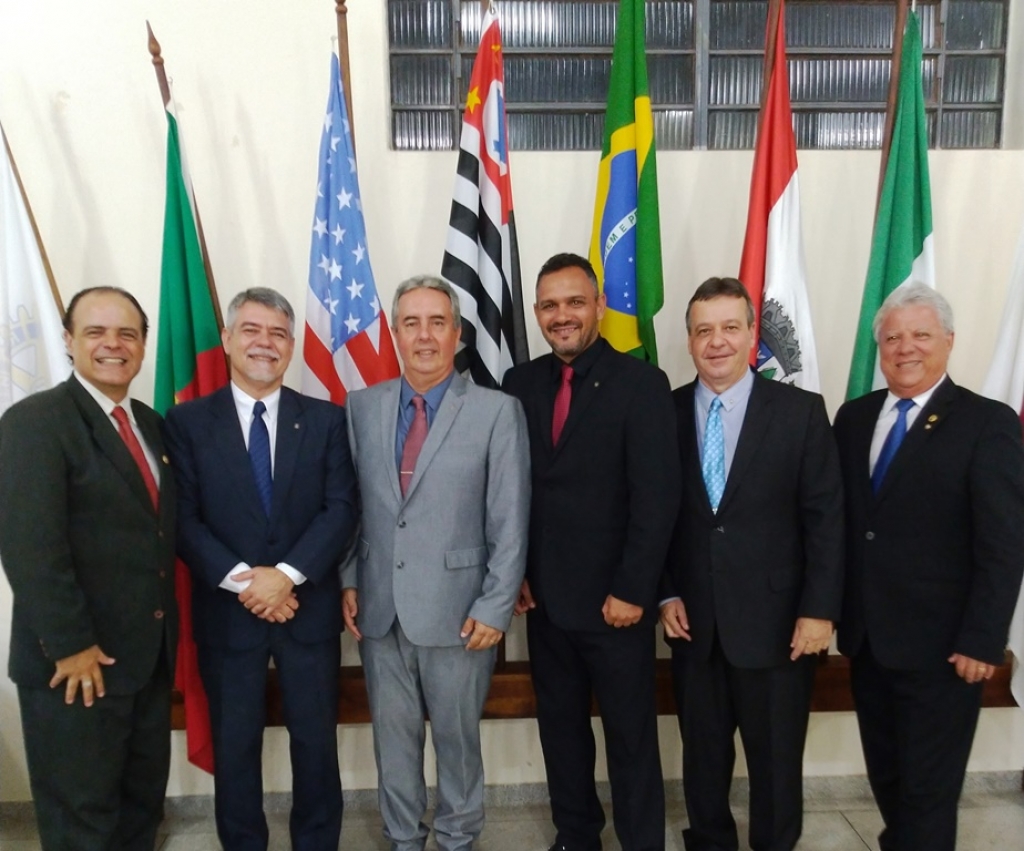 Rotary Marília-Leste empossa três novos sócios e amplia trabalho