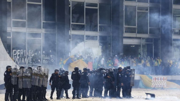 PF prende 4 agentes da PMDF que estariam envolvidos nos atos golpistas