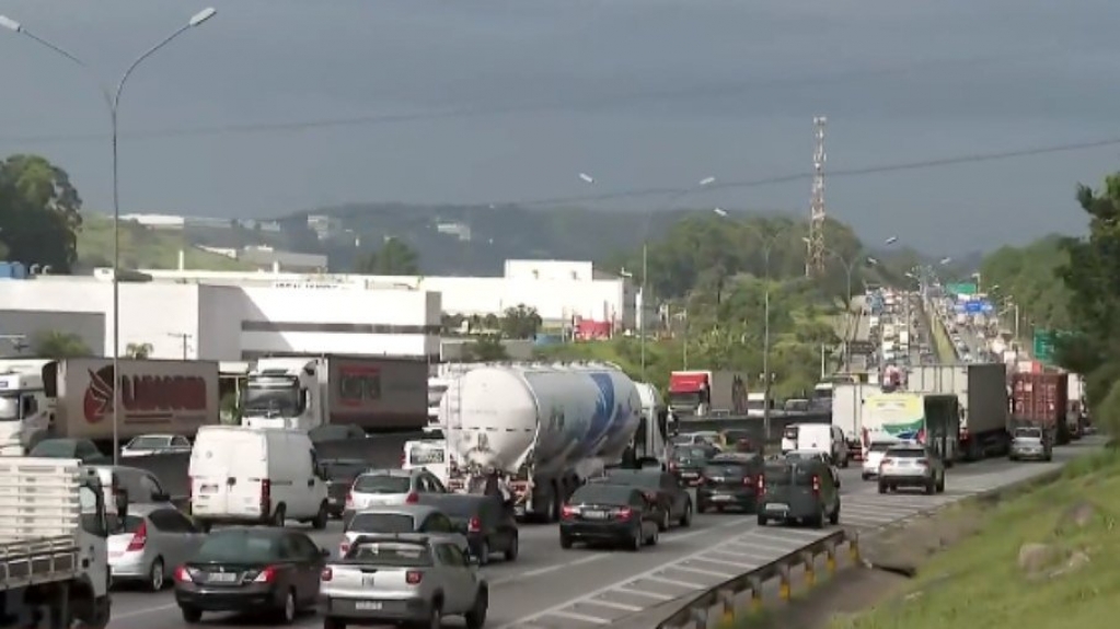 Caminhoneiros autônomos encerram greve no Porto de Santos