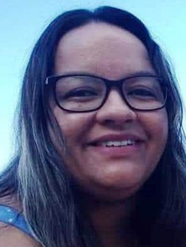 Despedida para Tia Gi, 40, tem comoção e homenagens de escola, família e amigos de Marília
