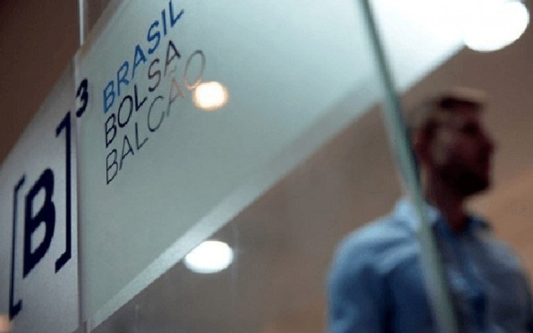 Ibovespa mantém os 120 mil pontos: ações da Petrobras avançam
