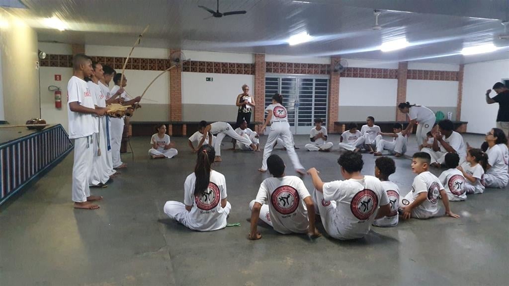 Grupo de capoeira Origem Guerreira forma mestras e faz graduação de alunos