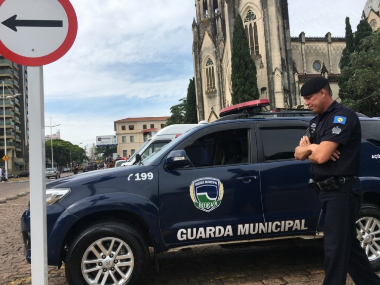 Botucatu aprova multas para festas clandestinas e pacientes fora da quarentena