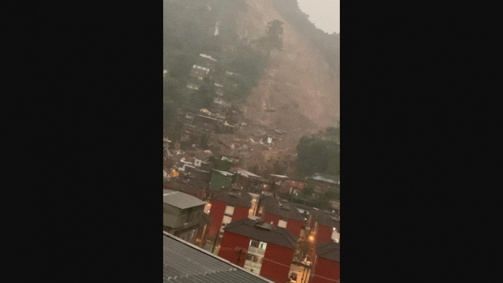 Petrópolis entra em crise com acúmulo de chuvas e deslizamentos Petrópolis entra em crise com acúmulo de chuvas e deslizamentos