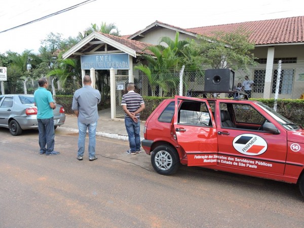 Visitas convocam servidores para discutir greve e buscam apoio na Câmara