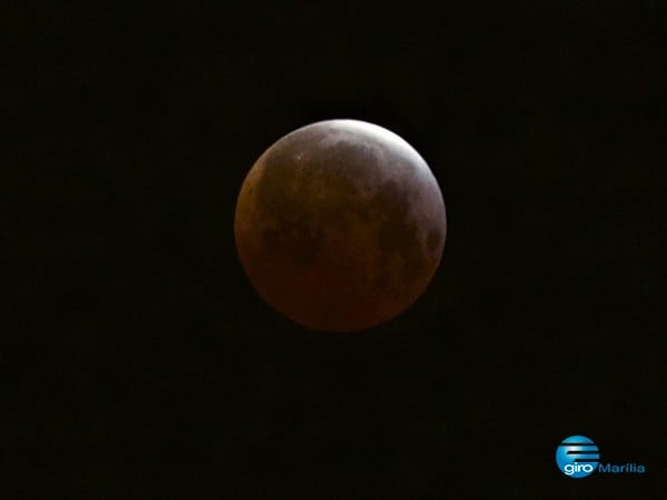 Noite deste domingo terá eclipse e superlua