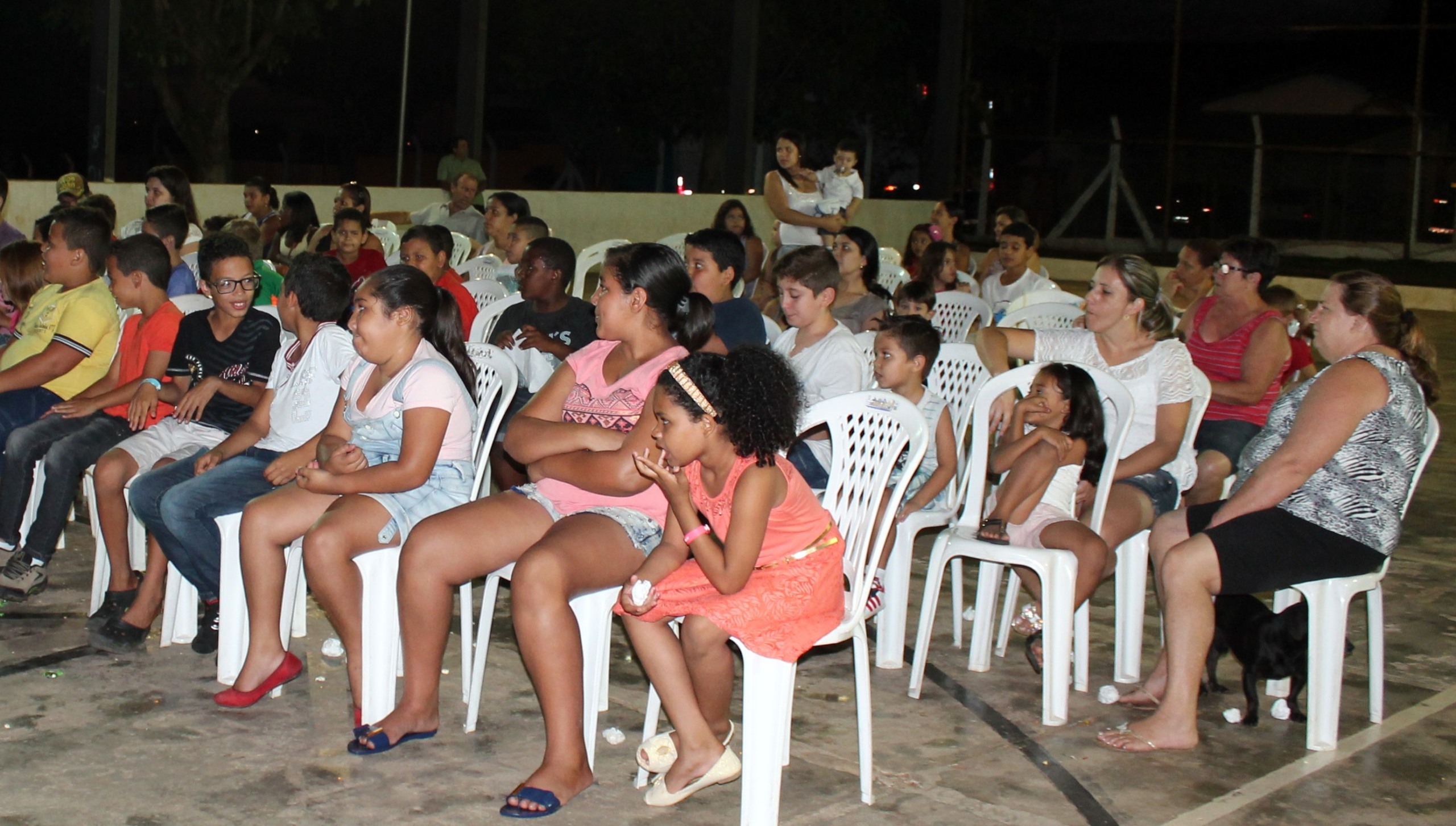 Cinema na rua lota espaços em Lácio