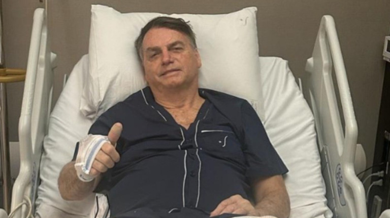 Reprodução: Instagram Jair Bolsoanro já se internou e passou por várias cirurgias desde a facada sofrida em 2018
