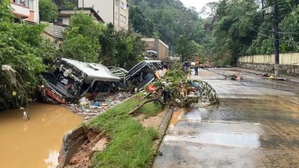 Petrópolis: Bolsonaro sobrevoará cidade na sexta ao, voltar da Rússia