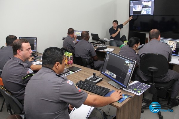 Curso prepara PMs para central de monitoramento