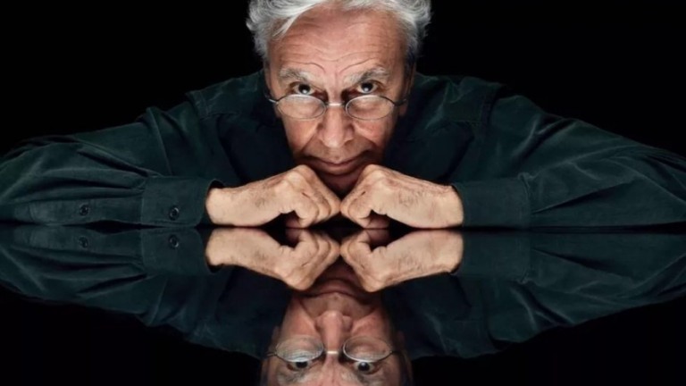 Caetano Veloso cancela show no Recife em virtude das fortes chuvas