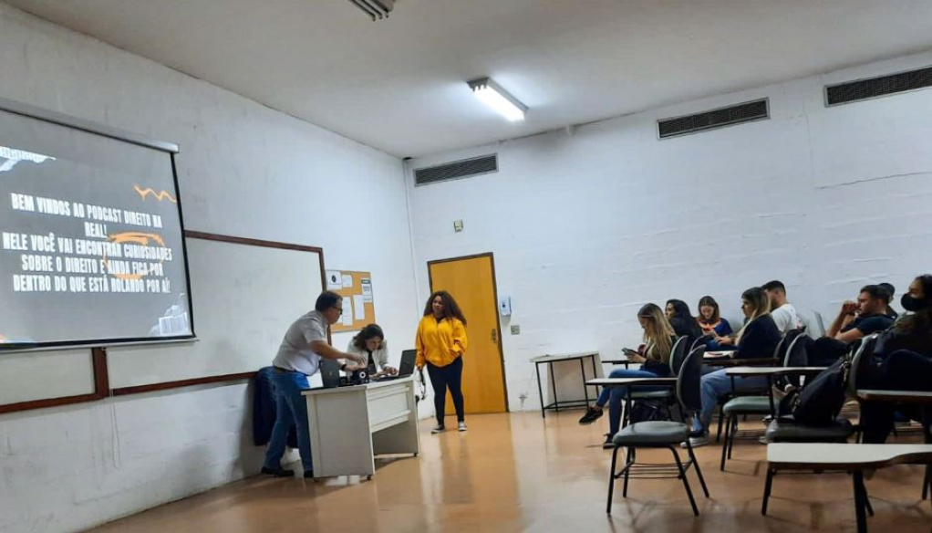 Metodologias Ativas: Estudantes da Unimar aprendem Direito do Consumidor criando paródias