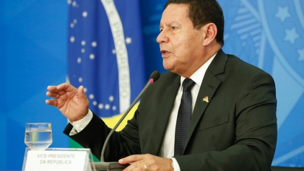 Viagem de Mourão para Angola custou pelo menos R$ 1 milhão