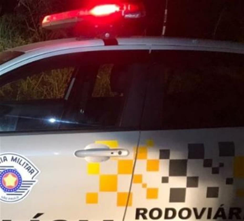 Pedreiro de 23 morre atropelado na SP-294; motorista não identificado