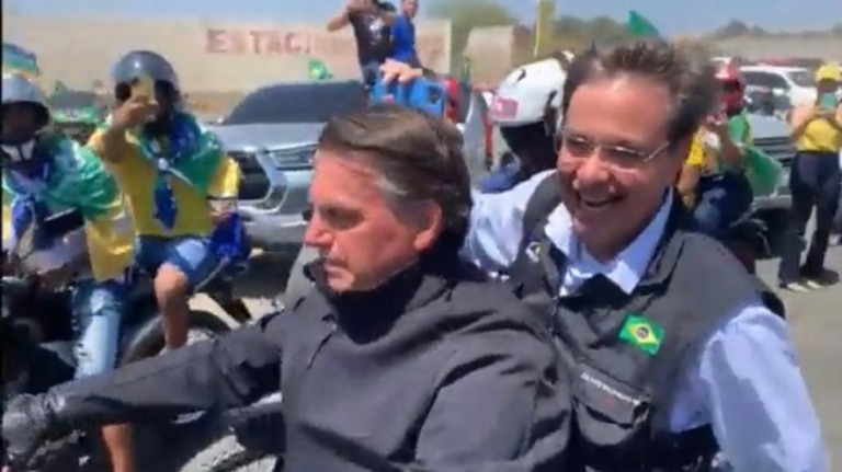PSOL aciona PGR para apurar gastos no cartão corporativo de Bolsonaro