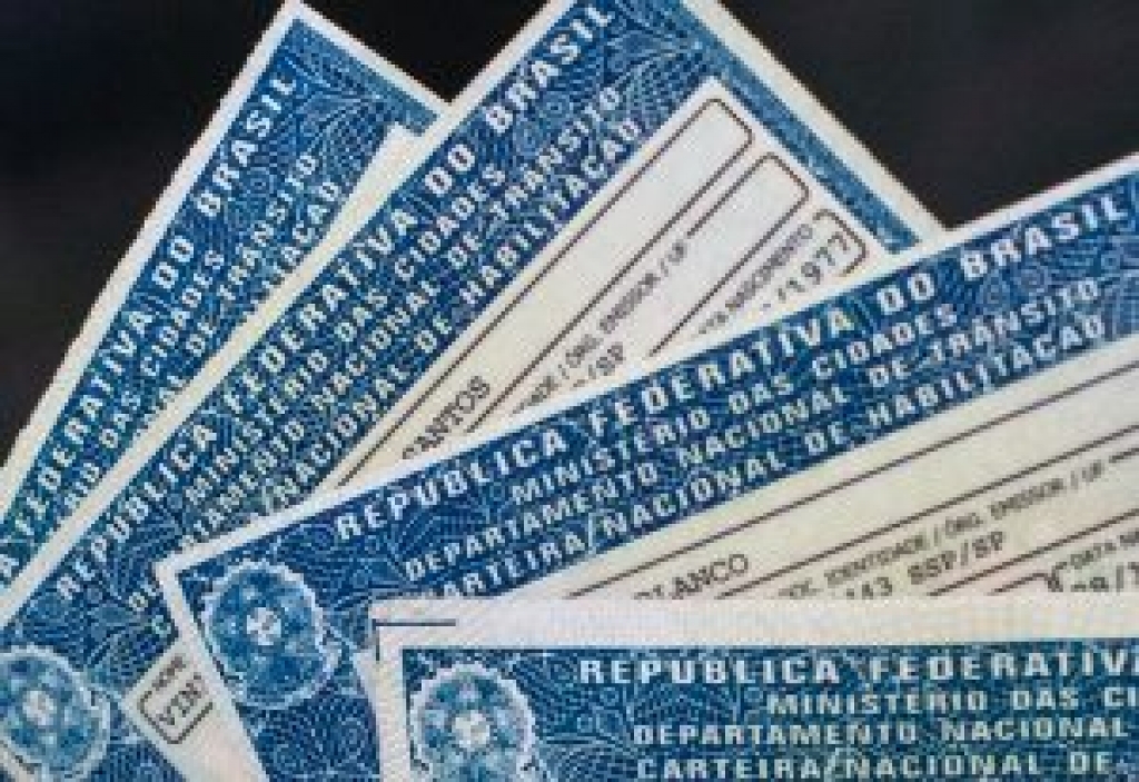 Detran anuncia volta gradual de habilitação de motoristas e aulas virtuais