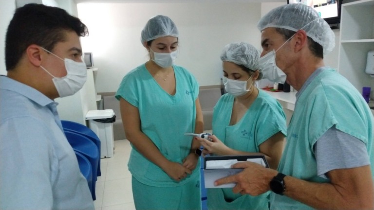 Médico José Luiz Martins Penachio, Luiz Machado, enfermeira Natália Tiemi Moeda e médica residente Eduarda de Oliveira Leite – Divulgação