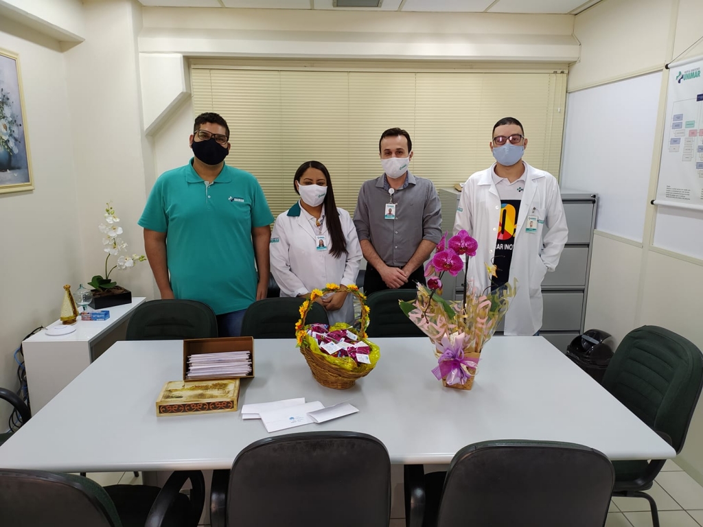 Crianças fazem homenagens a equipes de combate ao Covid no HBU de Marília