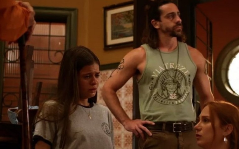 Quanto Mais Vida Melhor: Roni vira herói de Bianca e choca família