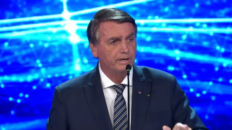 'Basta se cadastrar para receber o Auxílio', diz Bolsonaro. Será?