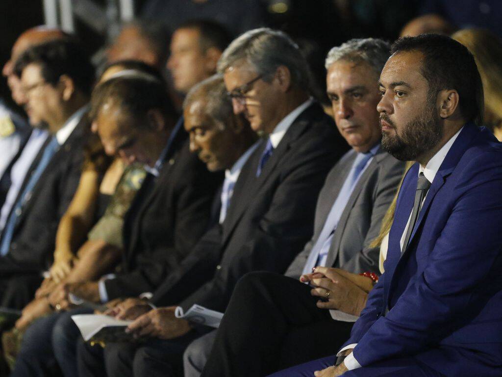 O governador Cláudio Castro participa da missa em homenagem às vítimas da tragédia de Petrópolis, que completa um mês, no Palácio Guanabara. Foto: Fernando Frazão/Agência Brasil - 15.03.2022