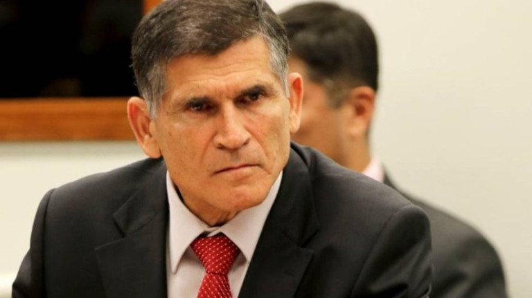 Santos Cruz critica saída de militares contra Lula: 'Não tem sentido'