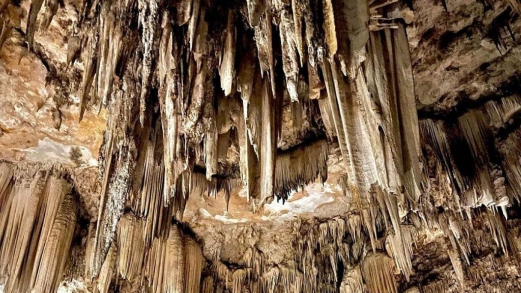 Reprodução/Instagram 29.05.2023 As Cavernas de Nerja estão localizadas na província de Málaga, no sul da Espanha