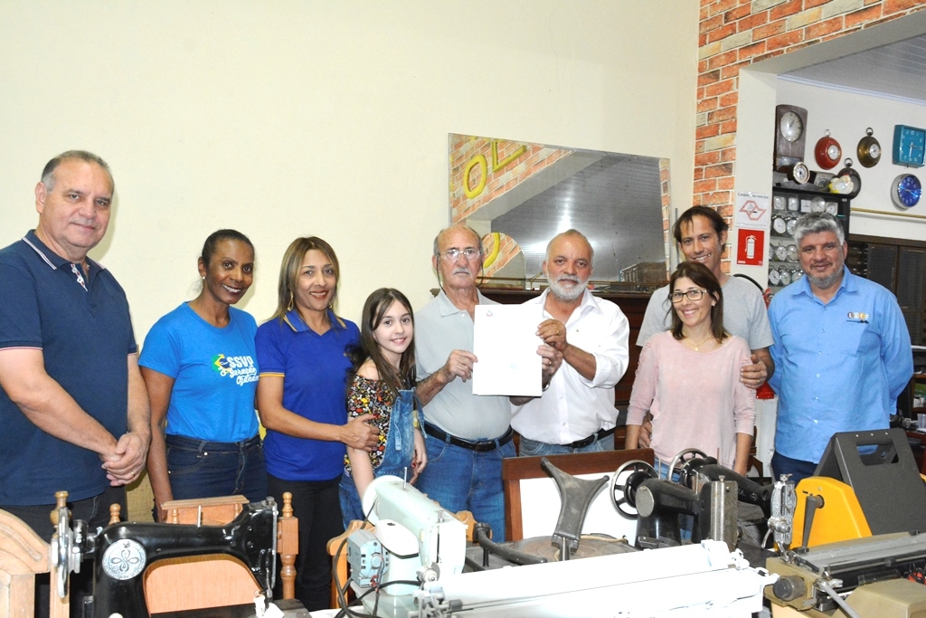 Presidente da Sociedade São Vicente recebe título de cidadão mariliense