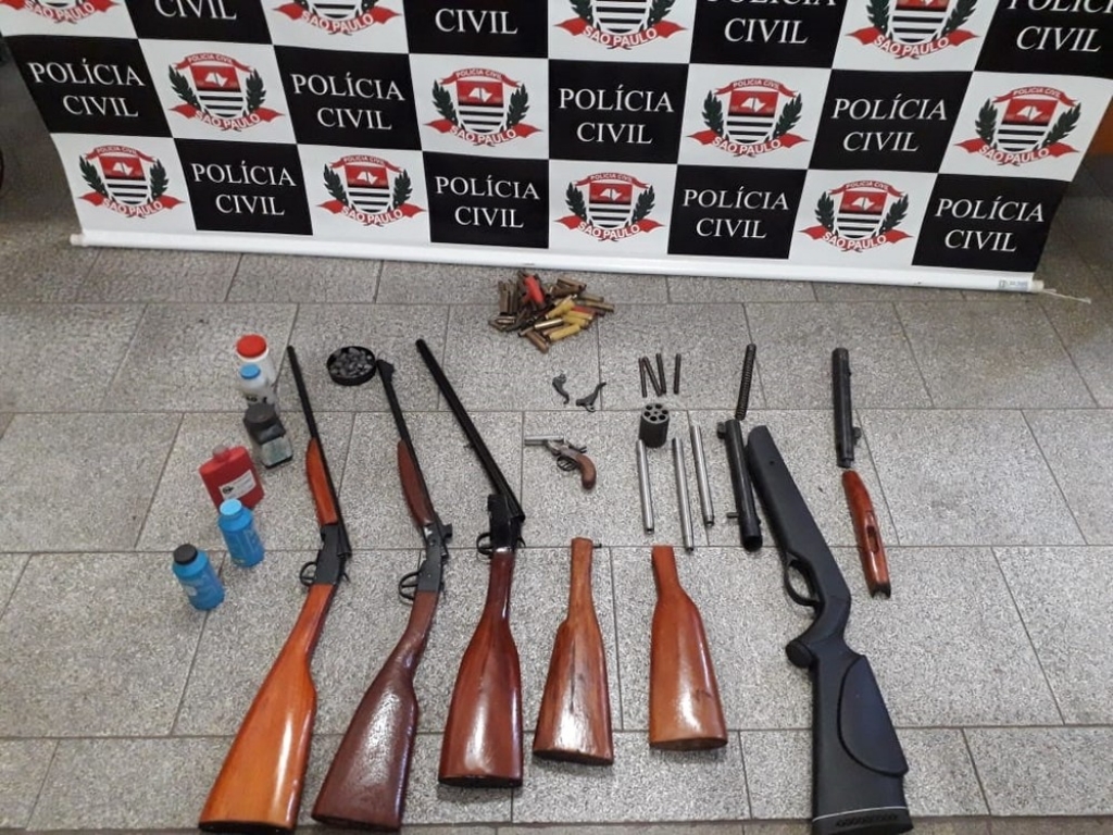 Homem é preso em Catanduva por fabricar armas em casa para venda