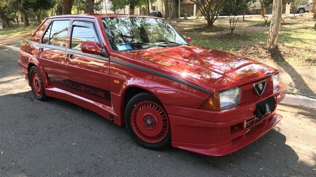 Alfa Romeo 75 Turbo: aceleramos o único exemplar existente no Brasil