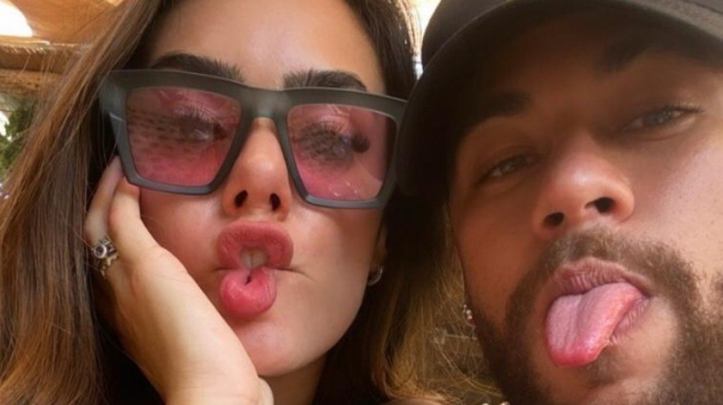 Affair de Neymar rebate críticas e revela desejo de ser mãe: "Maior sonho" Affair de Neymar rebate críticas e revela desejo de ser mãe: "Maior sonho"