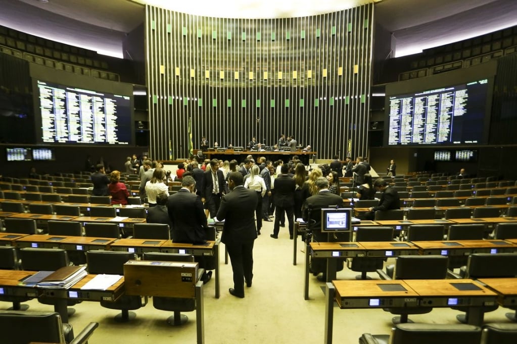 Veja 27 deputados eleitos com votos próprios, sem depender da legenda