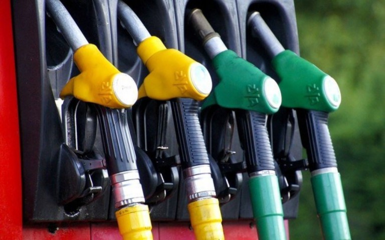 Gasolina já bate R$ 10/litro em dois estados brasileiros