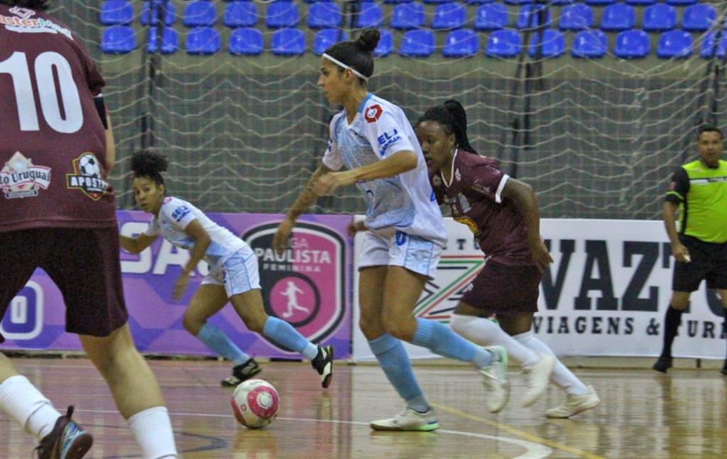 Futsal feminino de Marília surpreende e goleia Araraquara em Liga