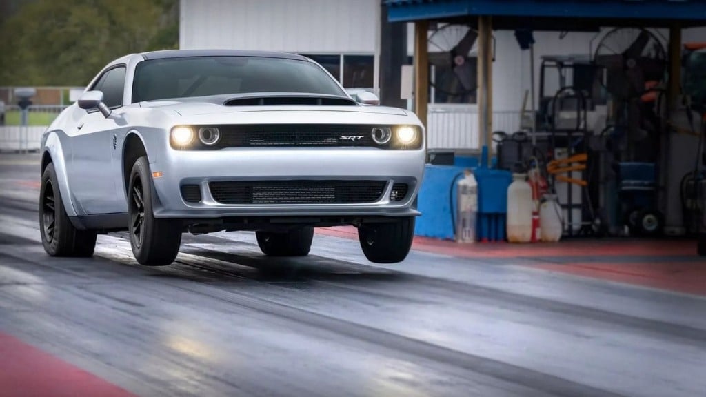 Reprodução Dodge Challenger Demon 170 é quase todo pensado no uso em arrancada