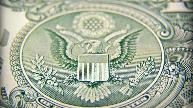 Dólar bate R$ 4,80, menor patamar dos últimos dois anos