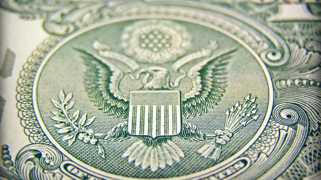 Dólar bate R$ 4,80, menor patamar dos últimos dois anos