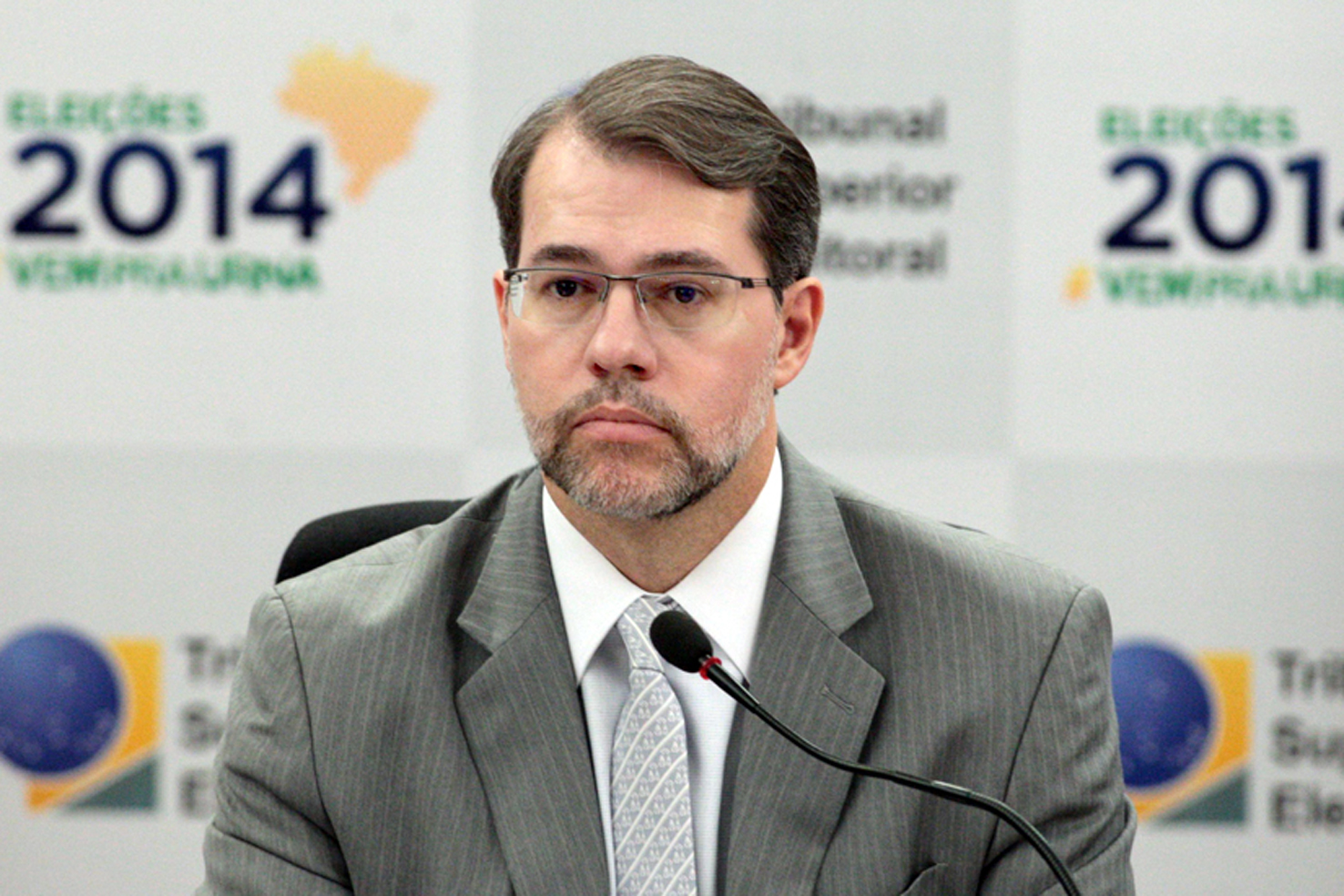 Jornalista acusa ministro Dias Tófolli de "golpe sem impeachment"