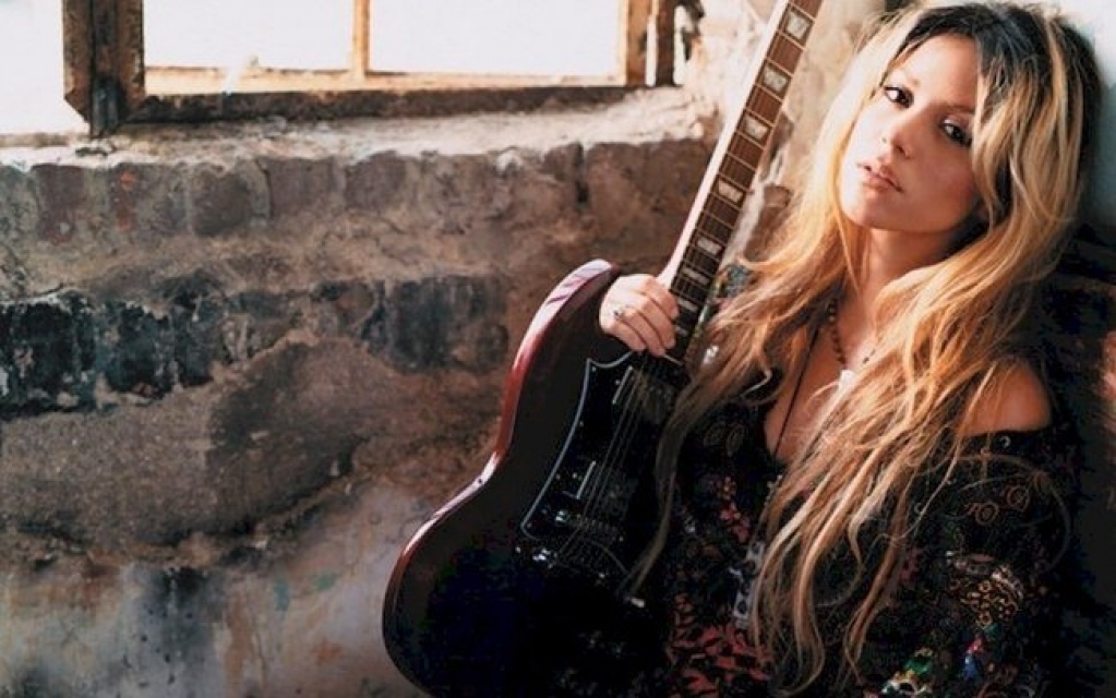 Shakira: álbum "Laundry Service" ganha reedição de 20 anos