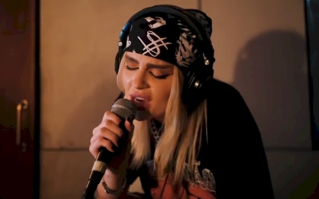 Luíza Sonsa lança a versão acústica de "Penhasco"