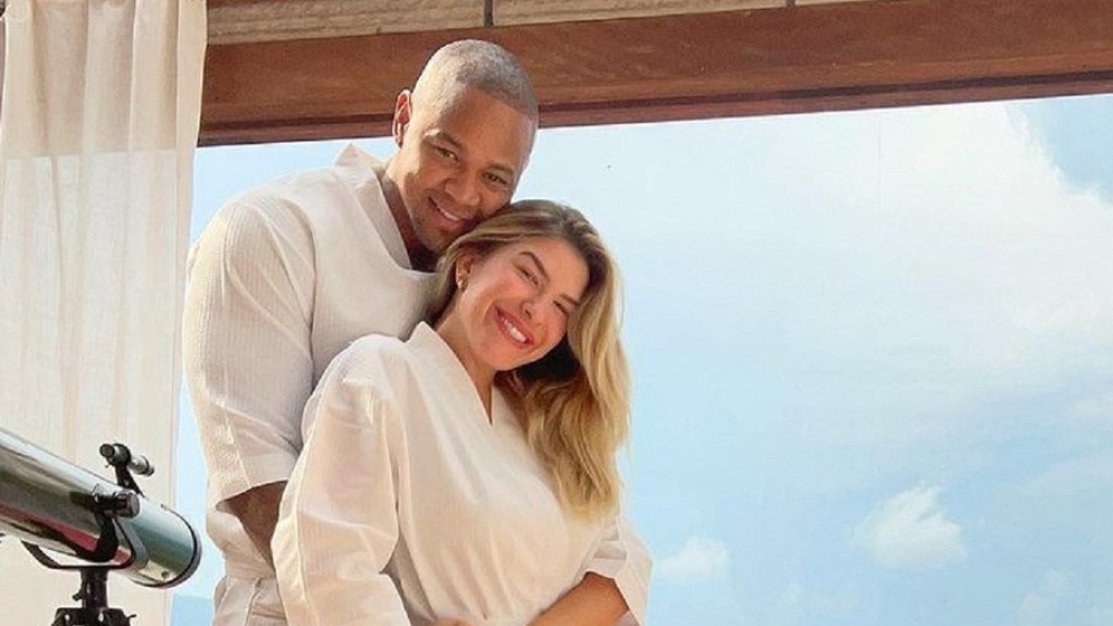 Léo Santana e Lore Improta celebram 1 ano de casados Léo Santana e Lore Improta celebram 1 ano de casados