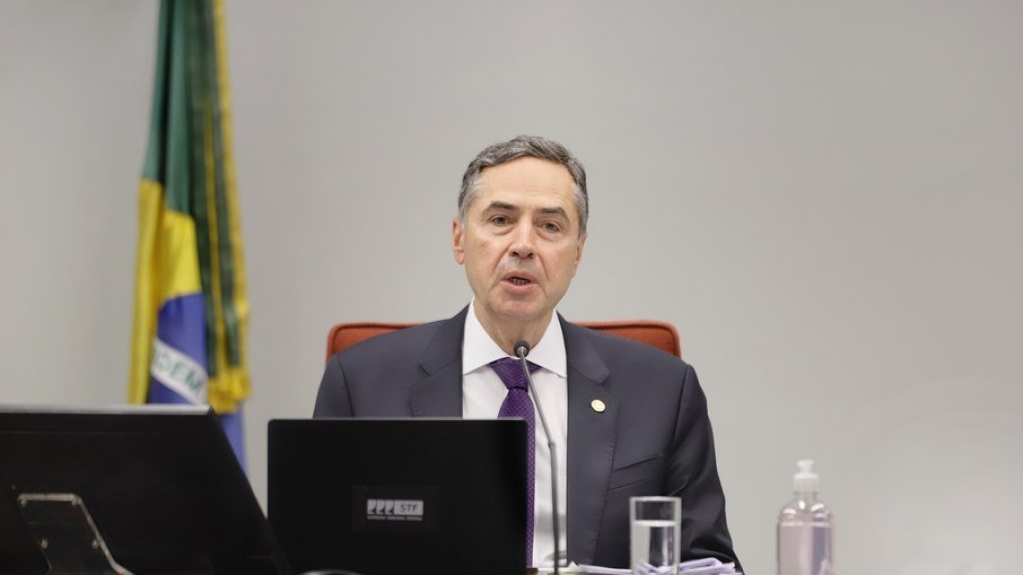 Ameaça de Bolsonaro não abala Barroso e Moraes, diz colunista Ameaça de Bolsonaro não abala Barroso e Moraes, diz colunista