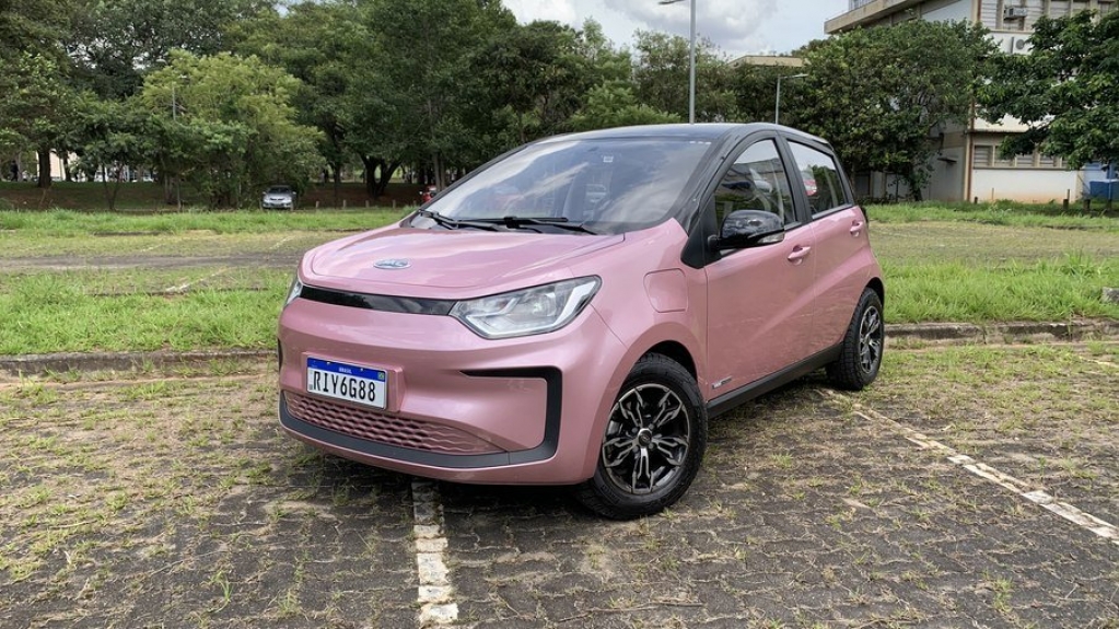 Seria o JAC E-JS1 EXT o novo carro elétrico aventureiro popular?